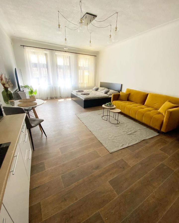 Kovarik Apartments I 奥洛穆茨 外观 照片