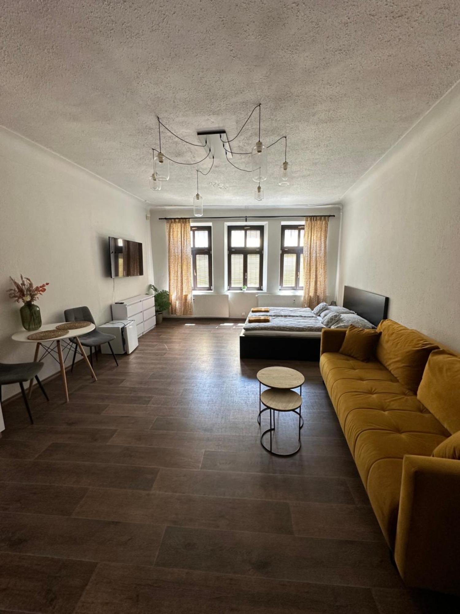 Kovarik Apartments I 奥洛穆茨 外观 照片